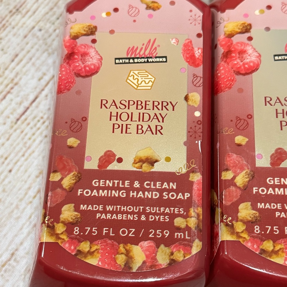 NWT Bath & Body Works Milk Bar Raspberry Holiday Pie Bar Foaming Hand Soap (3) - Picture 2 of 4